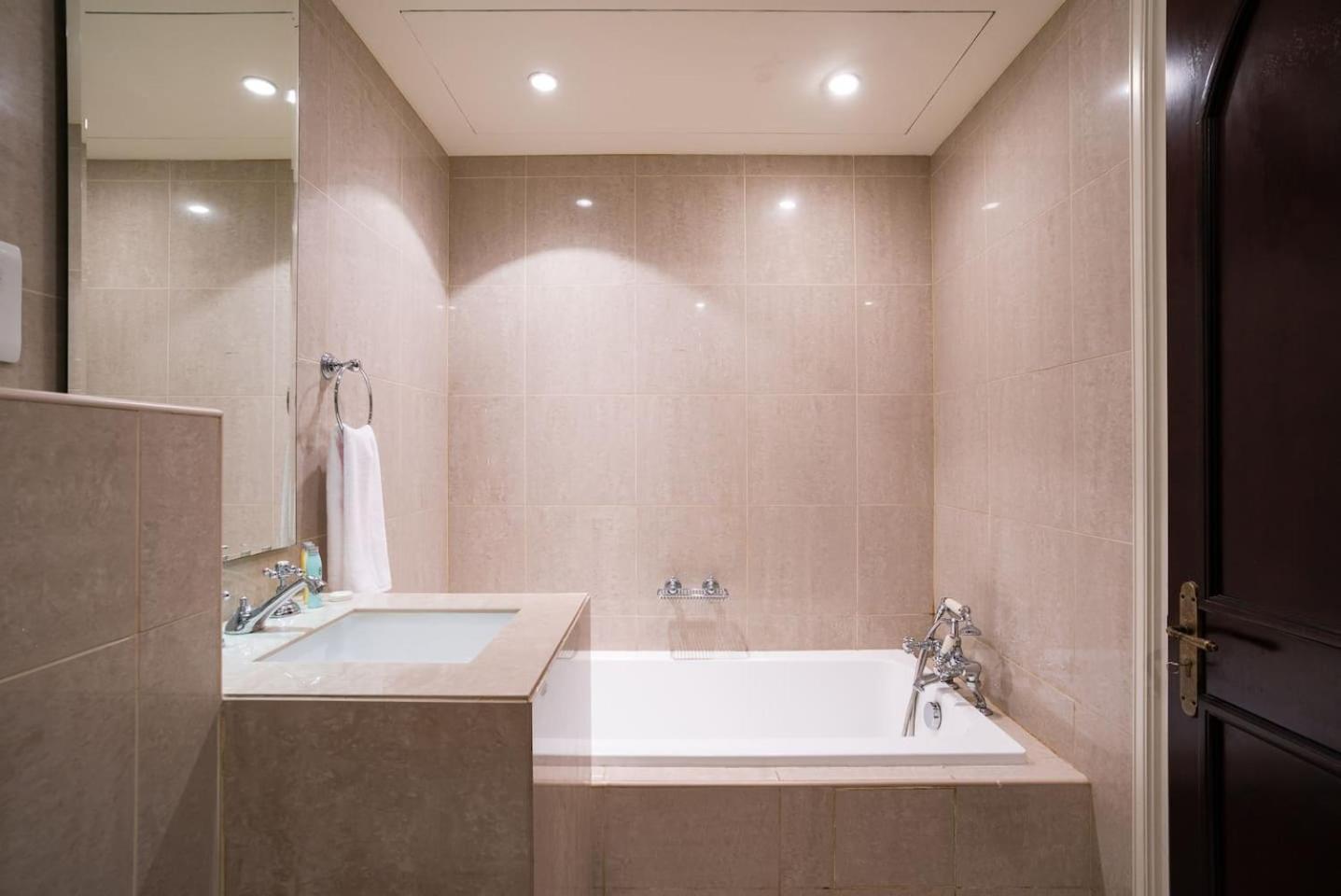 شقة Guestready - Mid-eastern Retreat In Downtown *